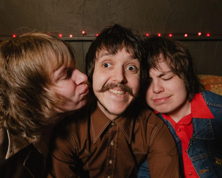 Song Lyrics, Chords & Download YAANG – Too Much Money